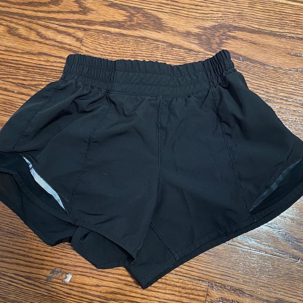 Lululemon Hotty Hot short